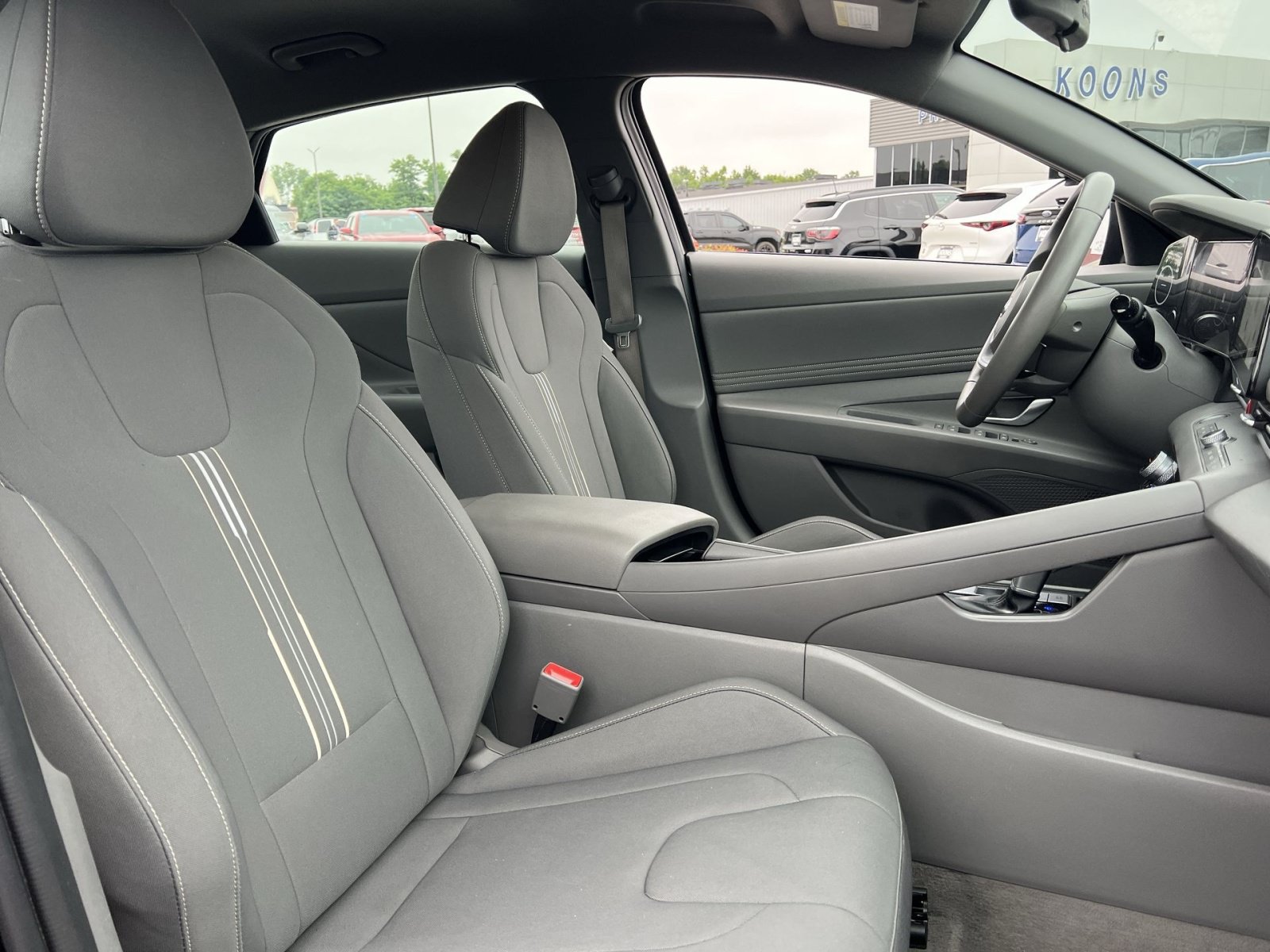 Used 2023 Hyundai Elantra SEL w/ Convenience Package FWD image 26