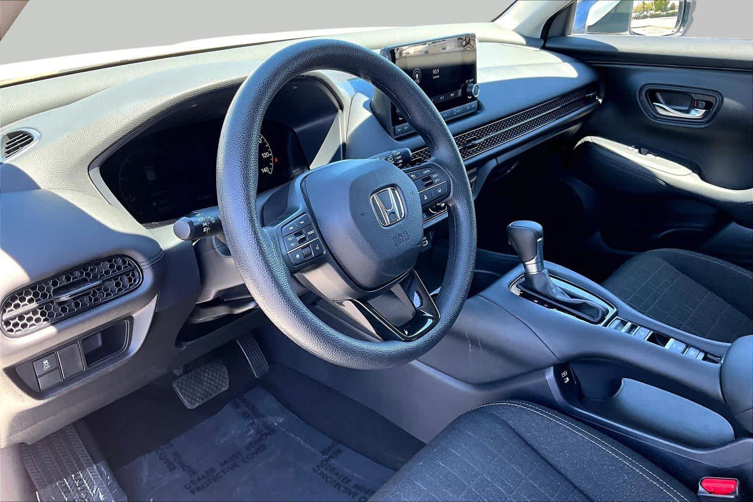 Used 2024 Honda HR-V LX image 17