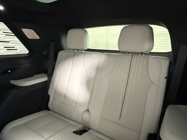 Used 2026 Cadillac Vistiq Luxury w/ LPO, Floor Liner Package AWD/4WD image 27