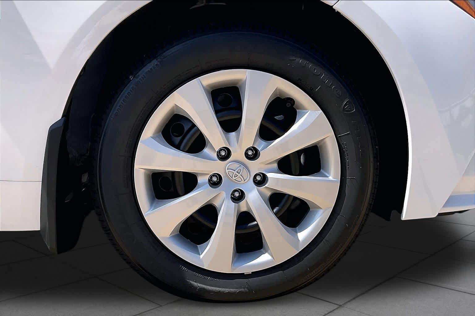 New 2027 Toyota Corolla LE FWD image 12