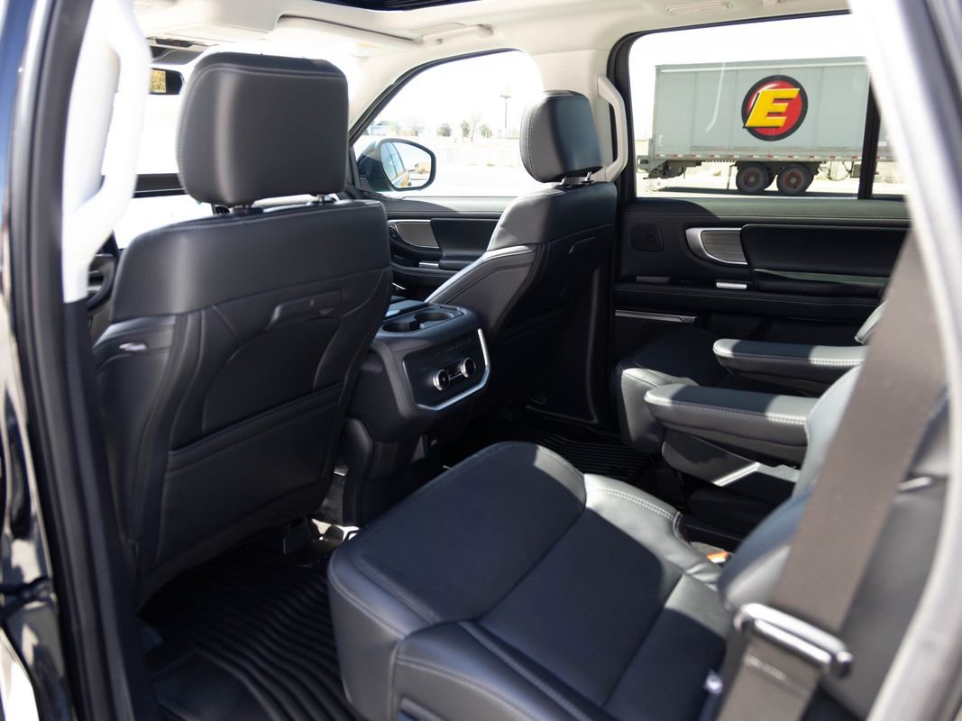 Used 2025 Ford Expedition Platinum w/ Driver's Package image 20