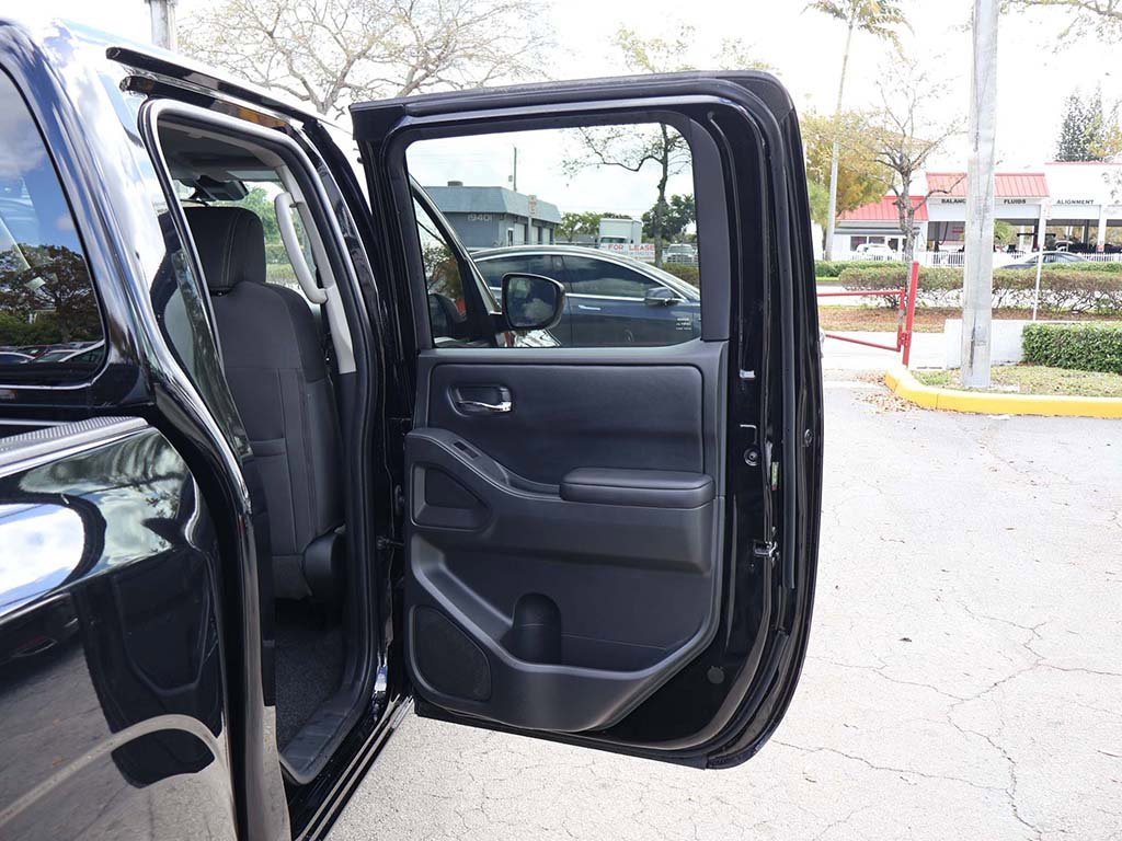 Used 2025 Nissan Frontier SV w/ SV Convenience Package image 26