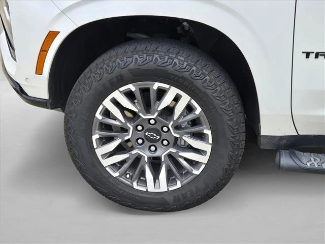 Used 2025 Chevrolet Tahoe Z71 w/ Comfort Package AWD/4WD image 9