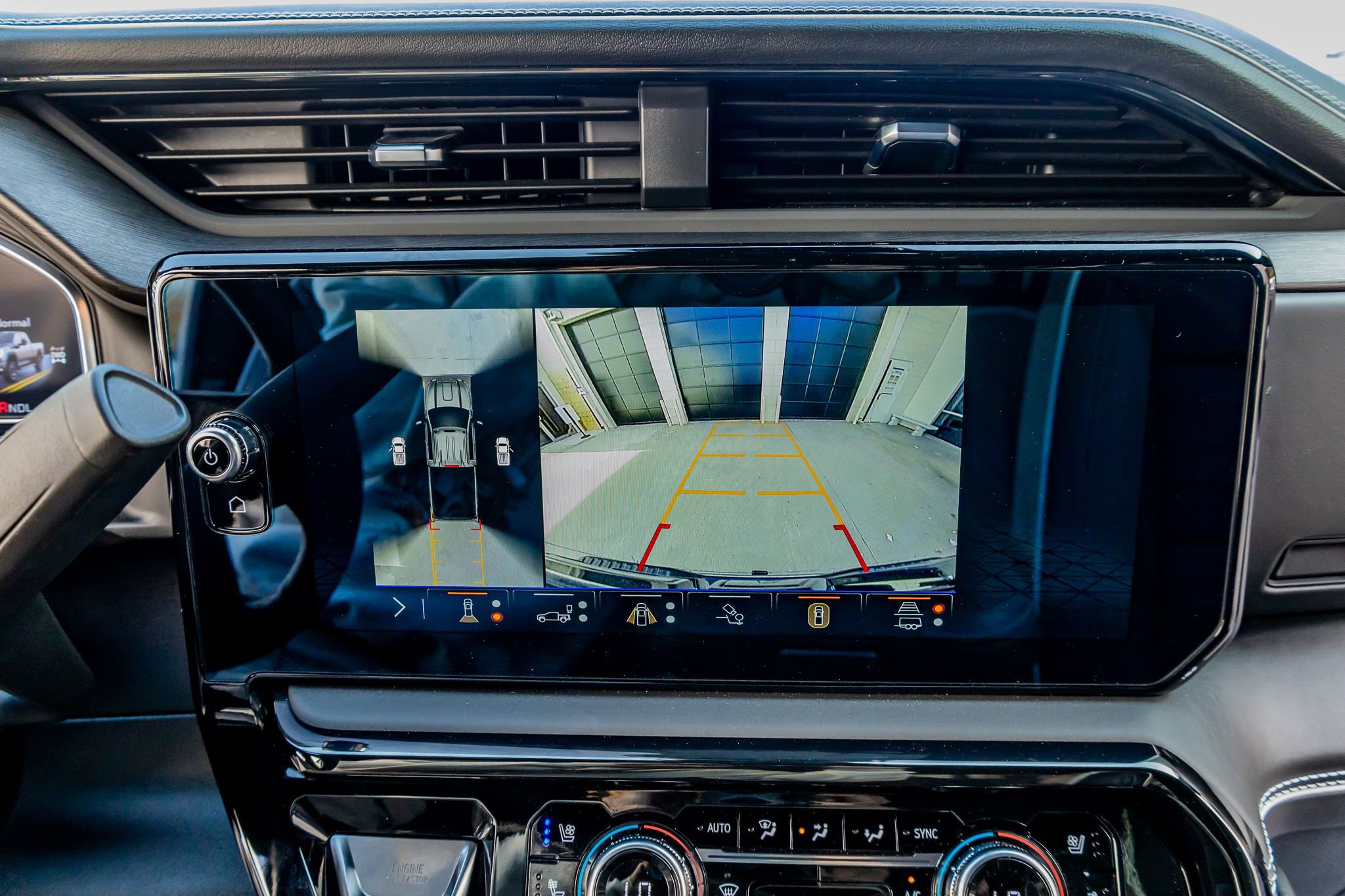 Used 2025 GMC Sierra 2500 AT4X w/ Snow Plow Prep/Camper Package image 27