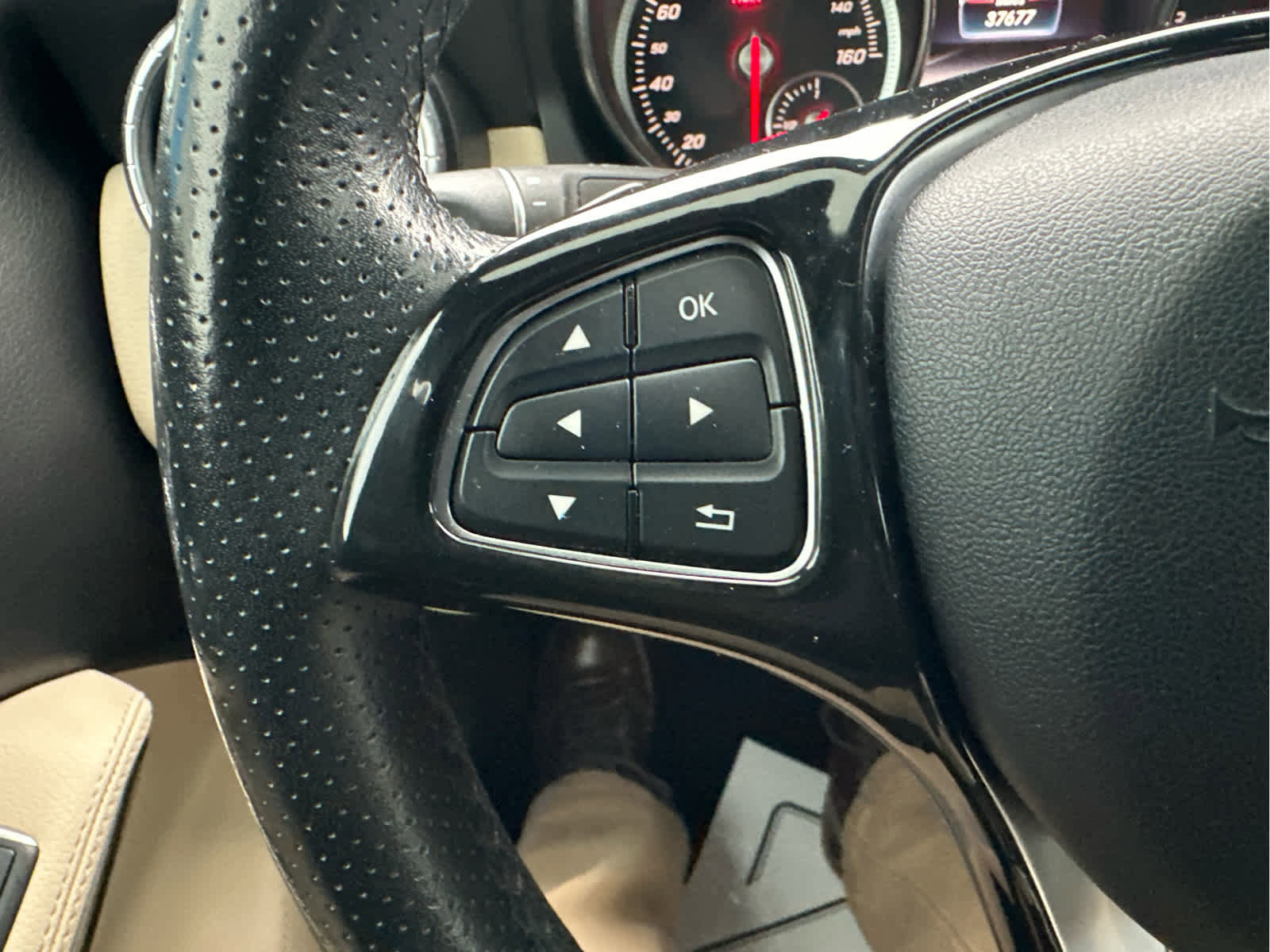 Used 2018 Mercedes-Benz CLA 250 4MATIC image 24