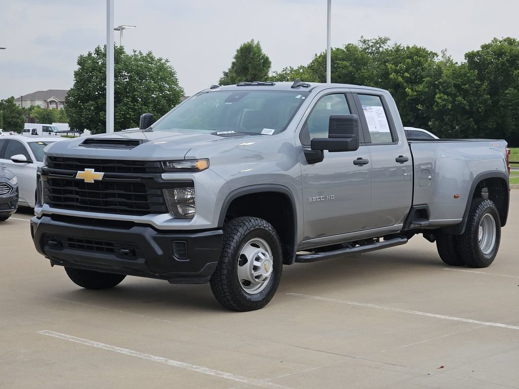 Used 2025 Chevrolet Silverado 3500 W/T AWD/4WD image 3