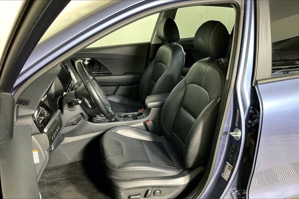 Used 2022 Kia Niro Touring Special Edition FWD image 24