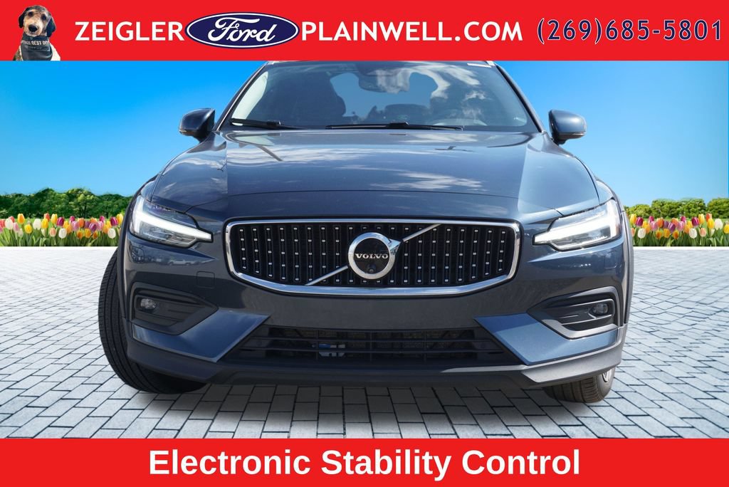 Used 2024 Volvo V60 B5 Cross Country Plus AWD/4WD image 8