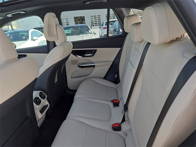 Used 2025 Mercedes-Benz GLC 350e 4MATIC image 26