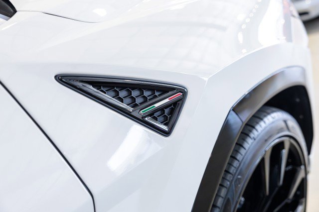 Used 2022 Lamborghini Urus AWD/4WD image 18