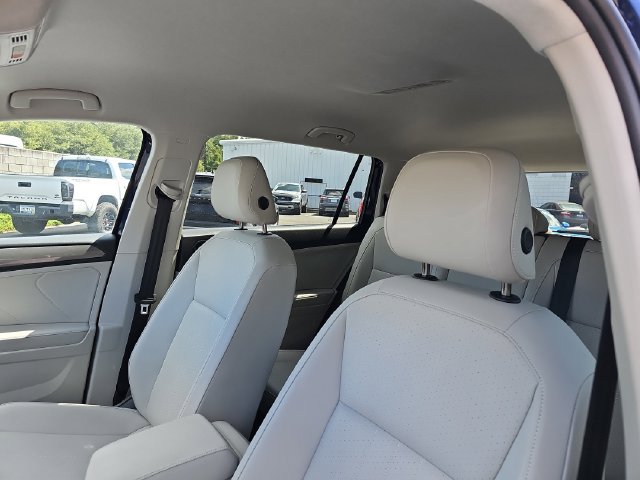 Used 2023 Volkswagen Tiguan SE FWD image 17