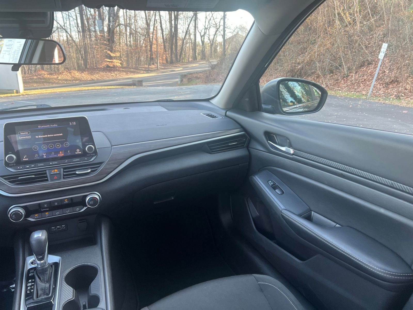 Used 2025 Nissan Altima 2.5 SV image 30