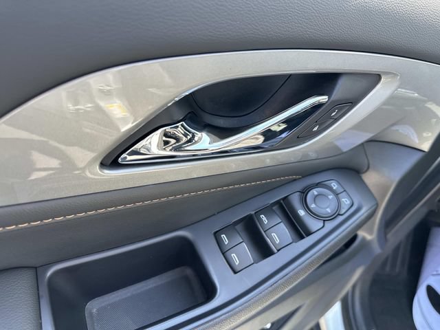 Used 2020 Chevrolet Traverse LT FWD image 19
