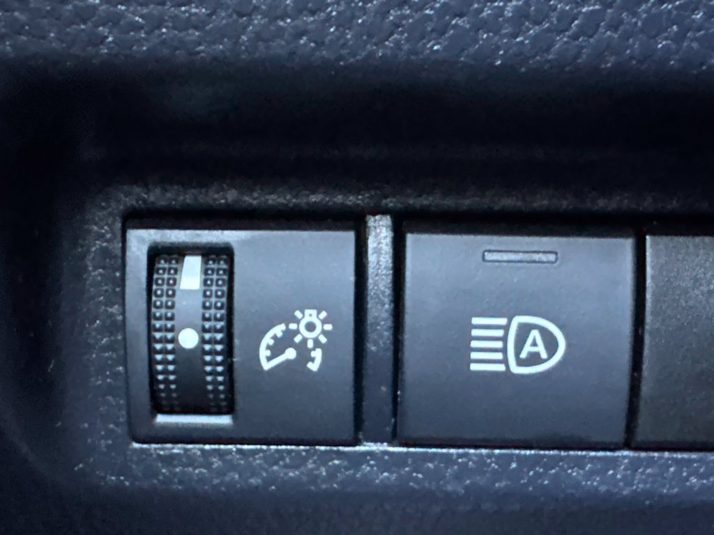 Used 2020 Toyota RAV4 LE FWD image 30
