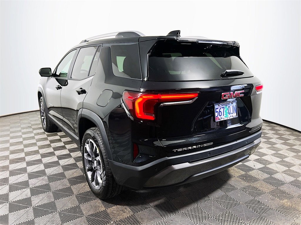 Used 2025 GMC Terrain Elevation w/ Elevation Premium Package image 6