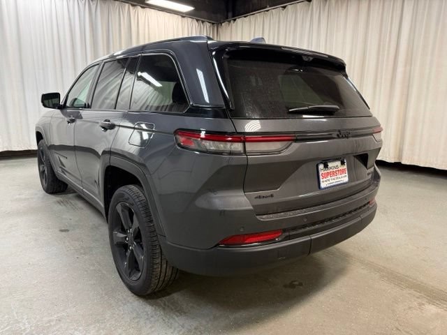 Used 2024 Jeep Grand Cherokee Limited w/ Luxury Tech Group II AWD/4WD image 8