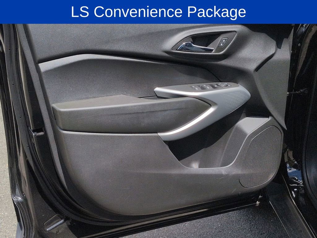 Used 2024 Chevrolet Trax LS w/ LS Convenience Package FWD image 9