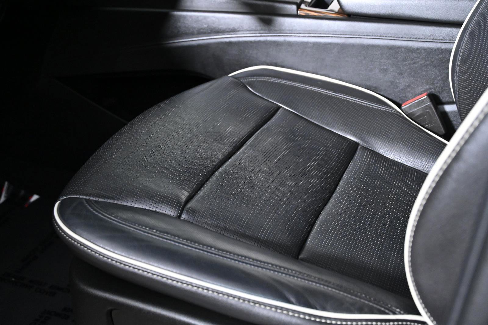 Used 2021 Cadillac Escalade Premium Luxury image 30