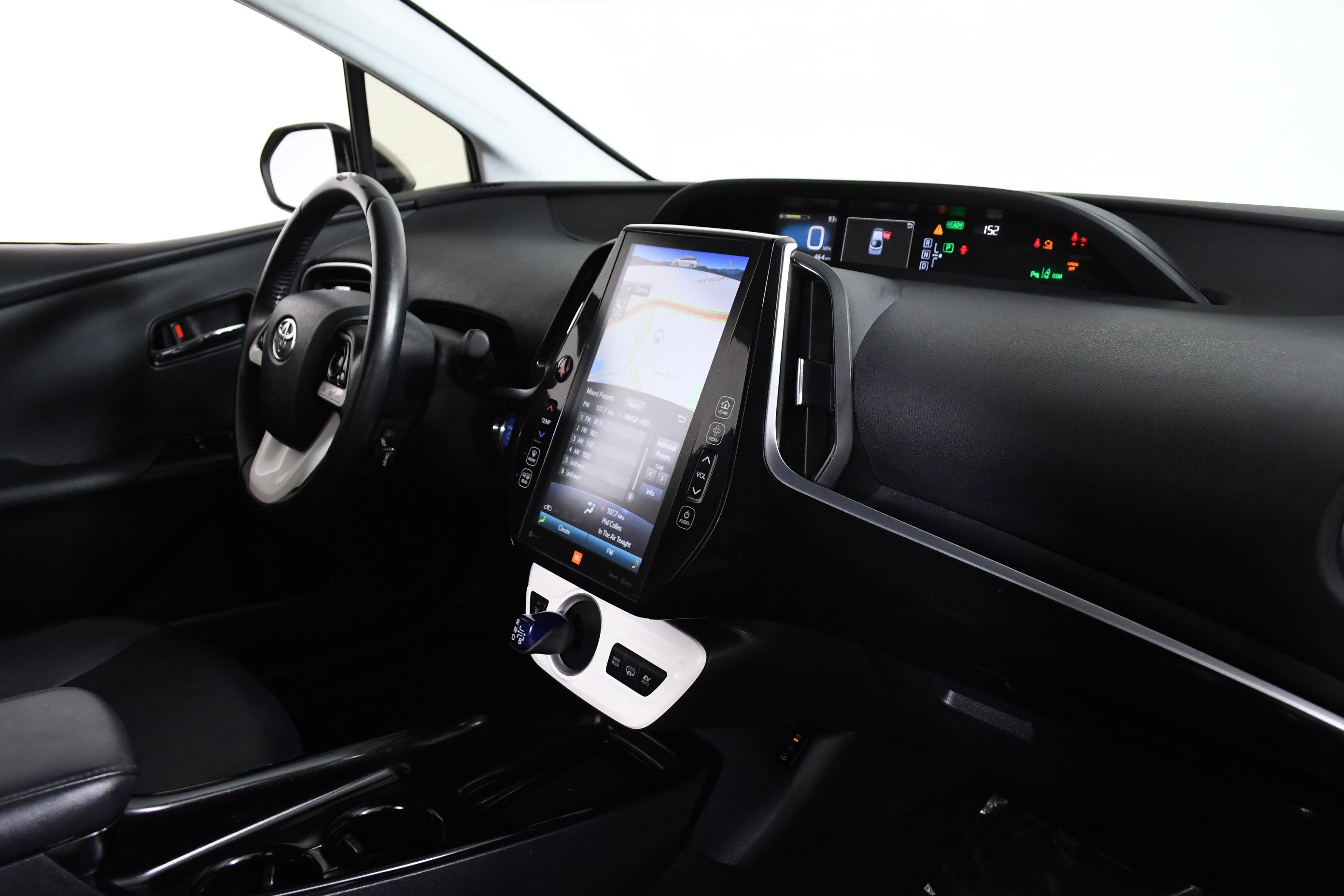 Used 2017 Toyota Prius Prime Advanced image 27