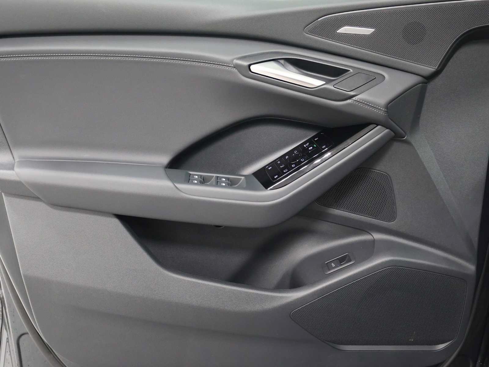New 2027 Audi Q6 e-tron Premium Plus AWD/4WD image 16