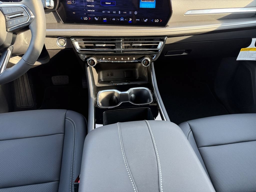 New 2027 Chevrolet Traverse LT w/ Driver Confidence Package FWD image 11