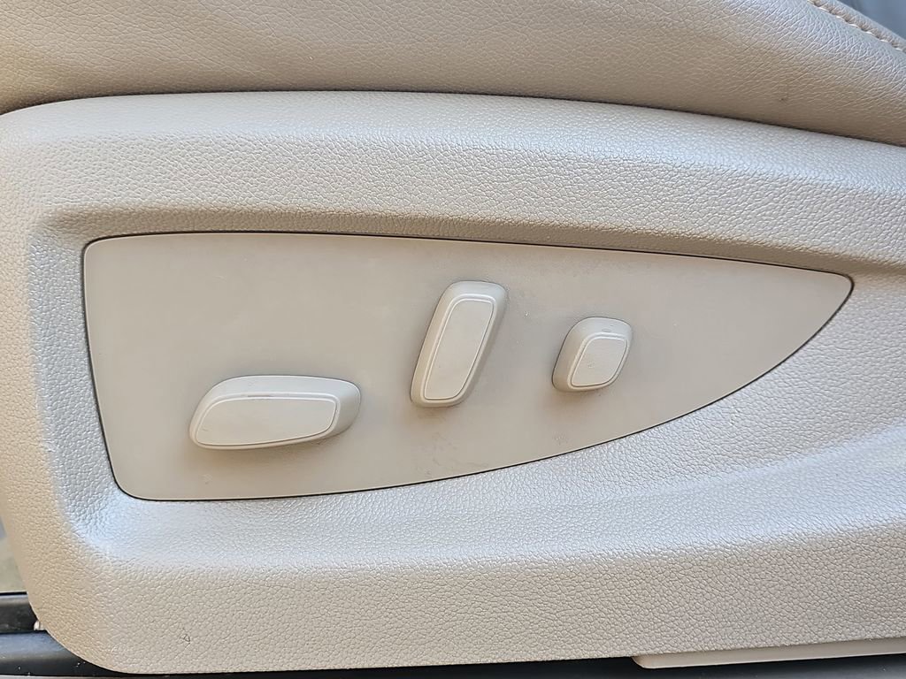 Used 2018 Chevrolet Tahoe LT w/ LT Signature Package AWD/4WD image 34