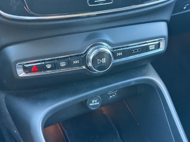 Used 2020 Volvo XC40 T5 R-Design AWD/4WD image 27