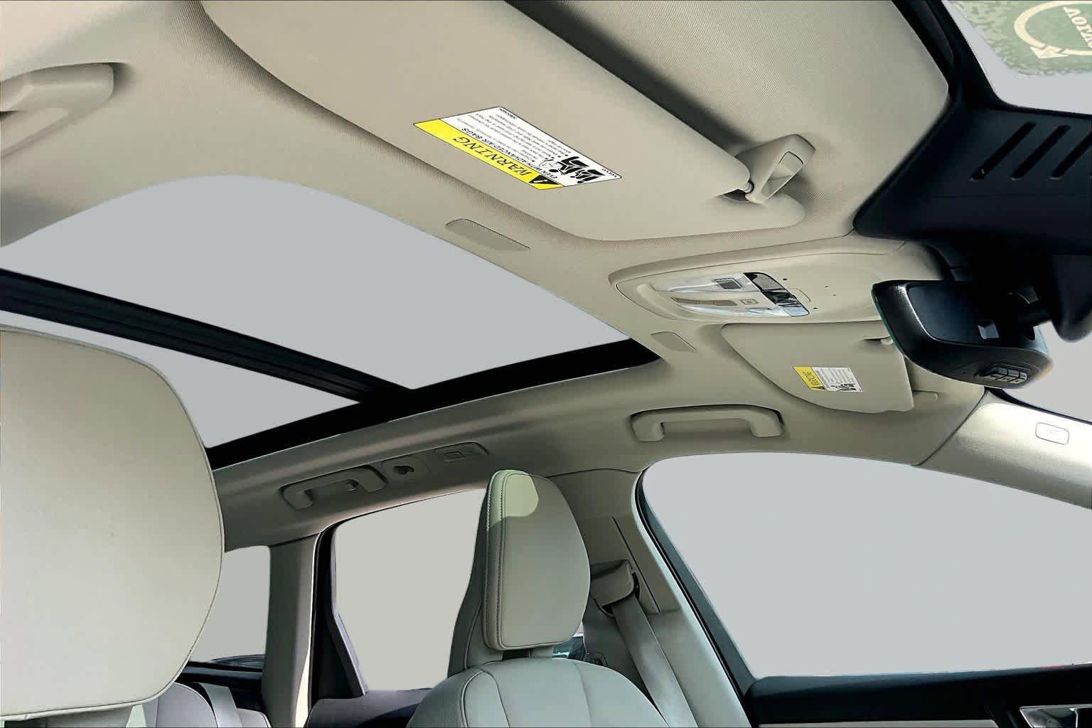 Certified 2023 Volvo XC60 B5 Plus w/ Climate Package AWD/4WD image 14