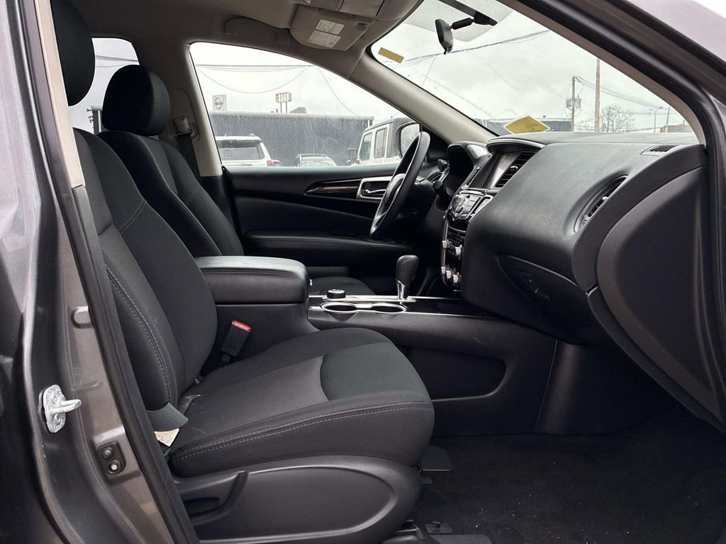 Used 2018 Nissan Pathfinder S image 10