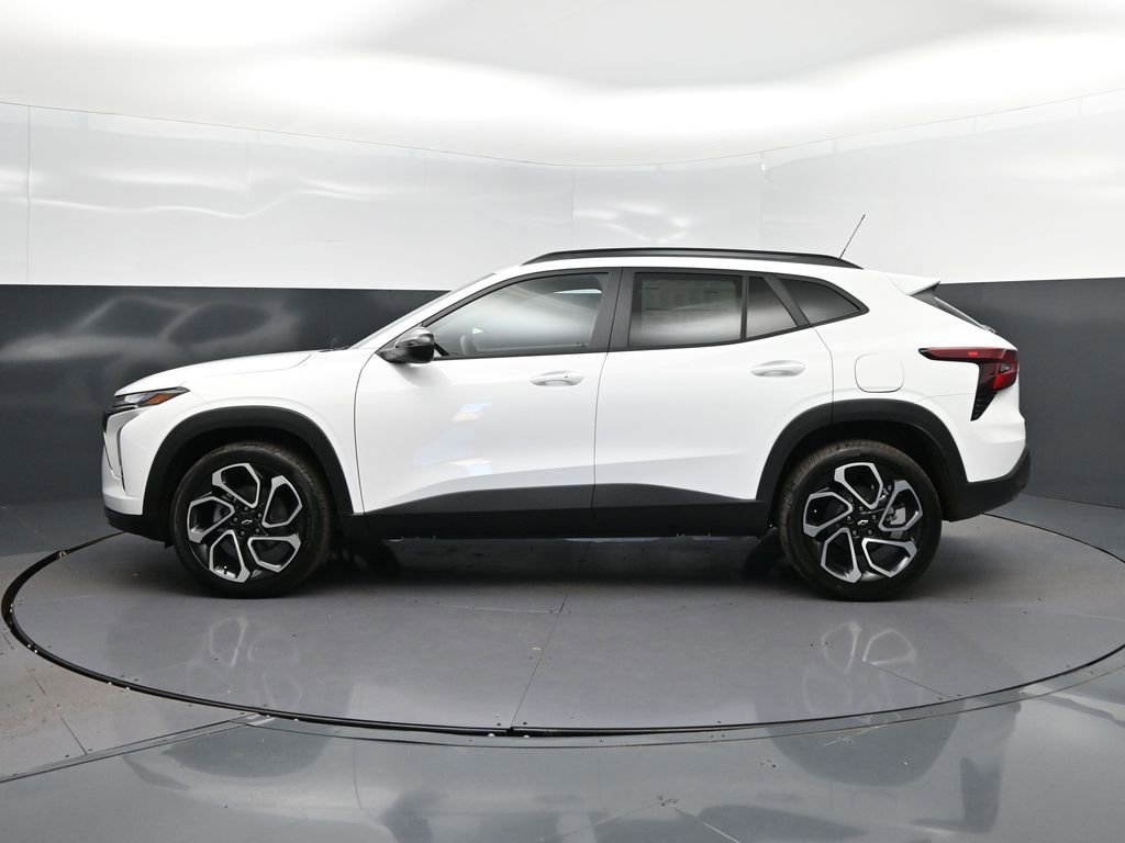 New 2026 Chevrolet Trax RS w/ Sunroof Package FWD image 4