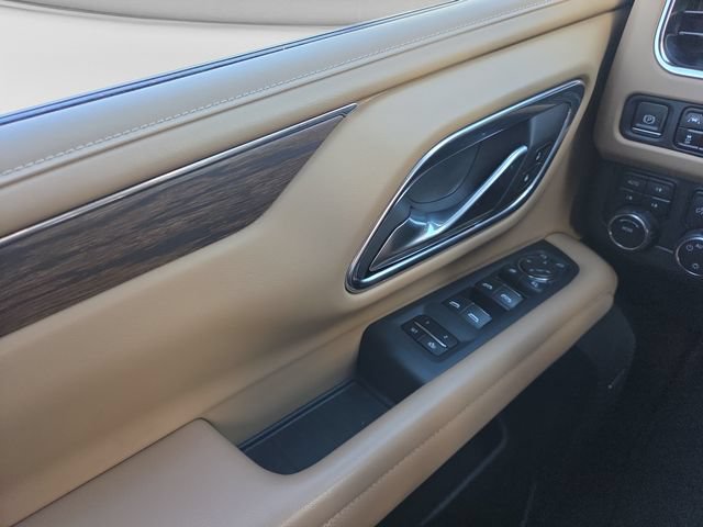 Used 2024 Chevrolet Suburban Premier w/ Max Trailering Package AWD/4WD image 11
