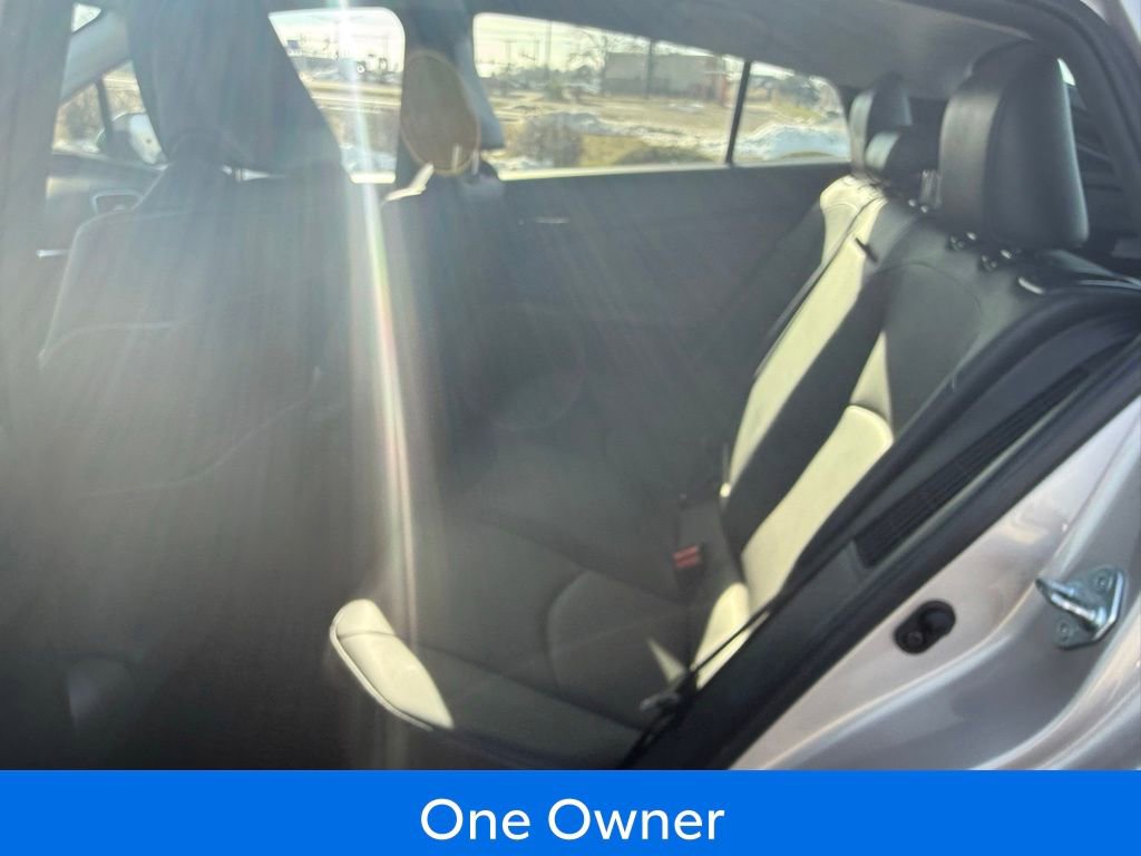 Used 2021 Toyota Prius Prime XLE image 6