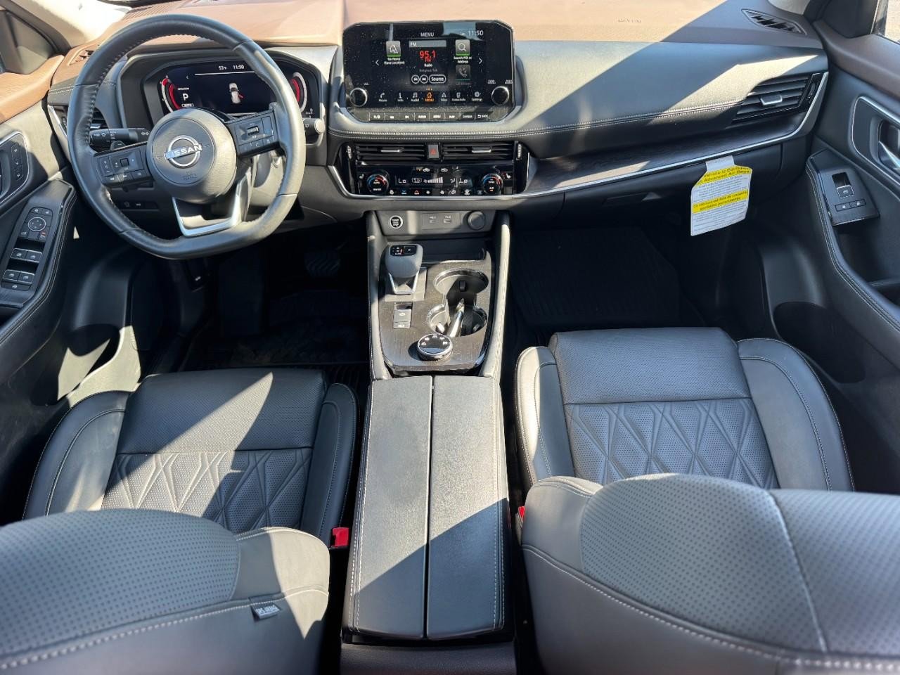 Used 2023 Nissan Rogue Platinum w/ Platinum Premium Package image 12