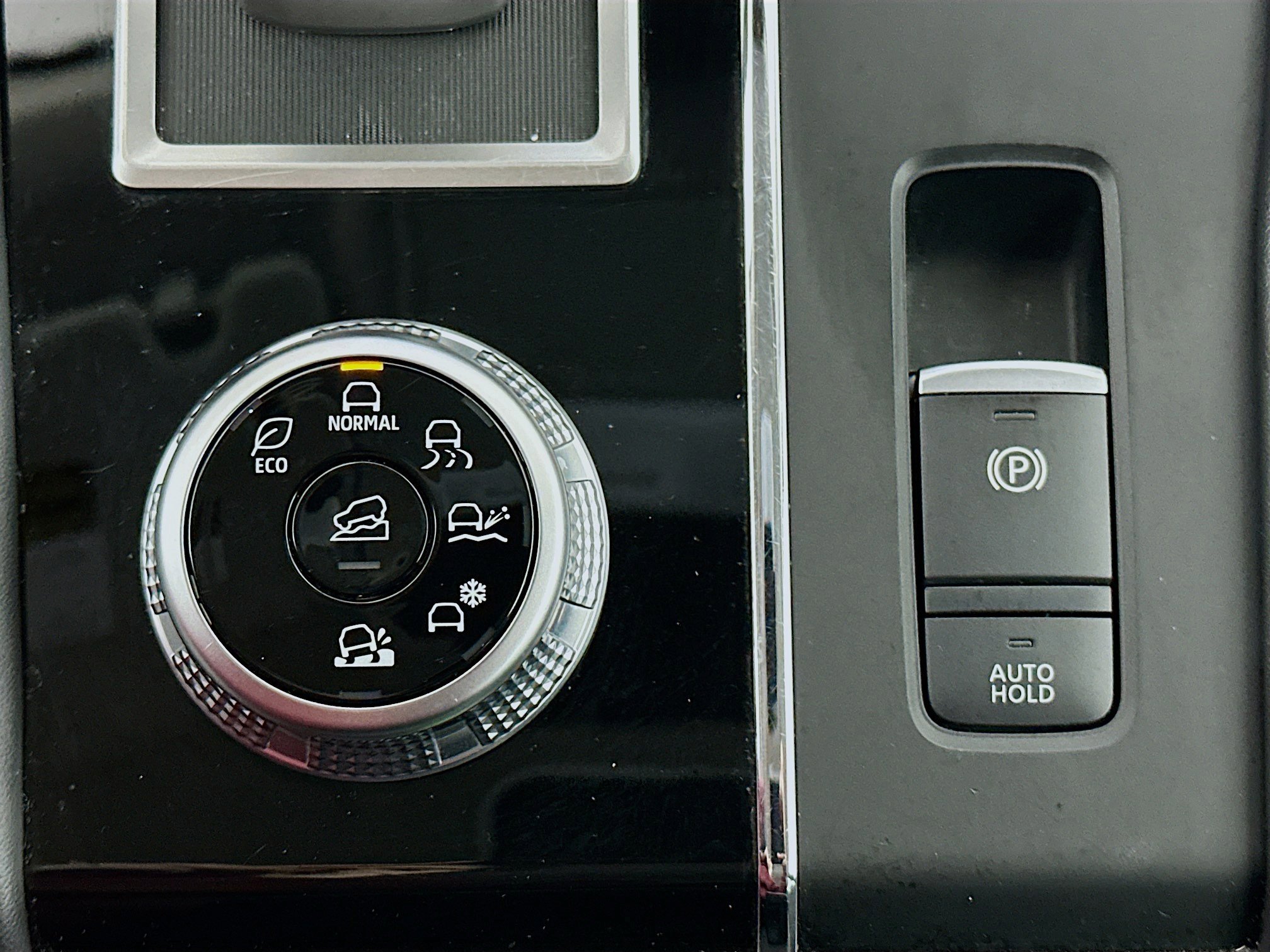 Used 2024 Mitsubishi Outlander SE image 26