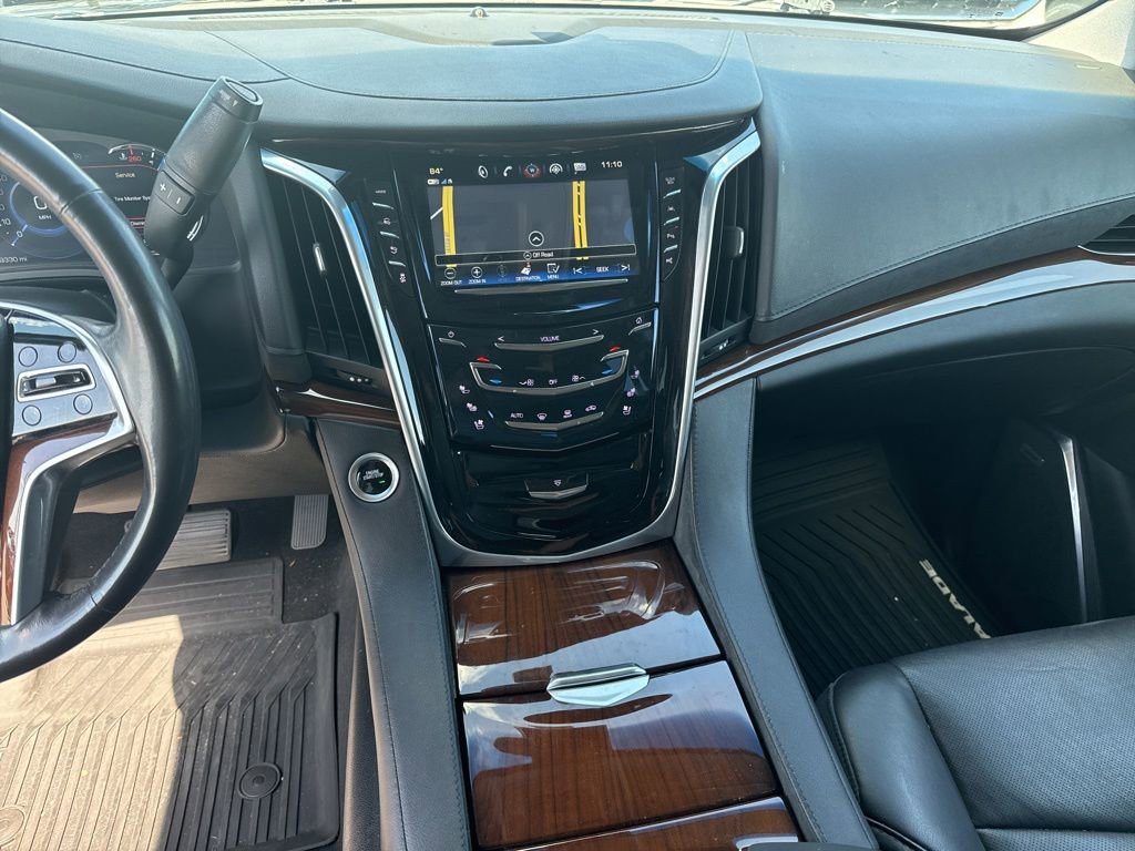 Used 2018 Cadillac Escalade Luxury RWD image 8
