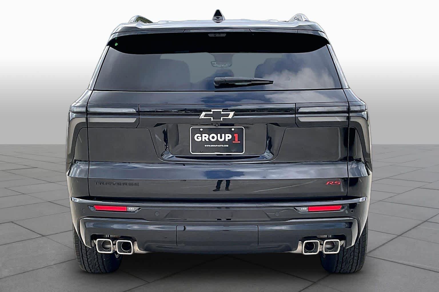 Used 2026 Chevrolet Traverse RS FWD image 5