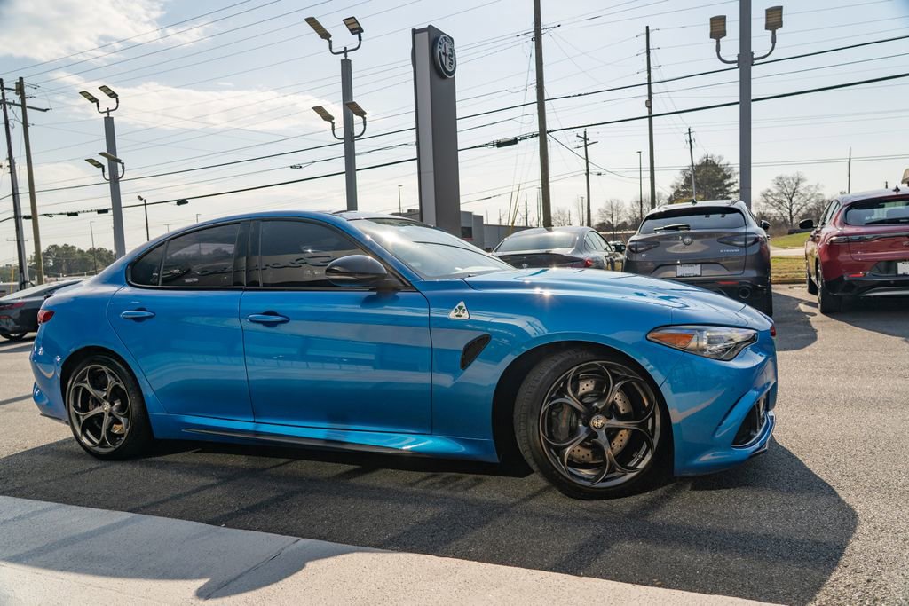 Used 2023 Alfa Romeo Giulia Quadrifoglio image 11