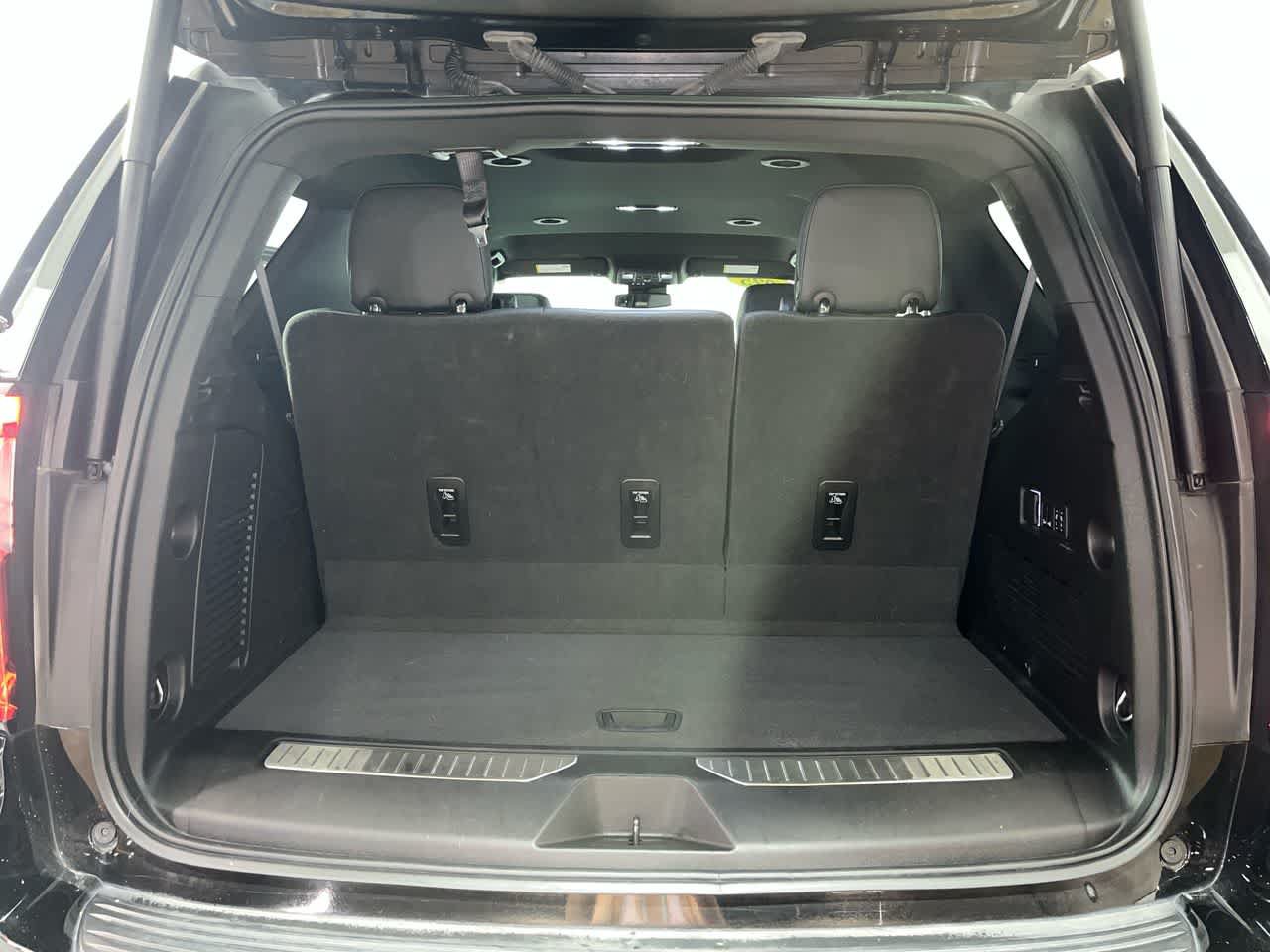 Used 2025 GMC Yukon Denali AWD/4WD image 29