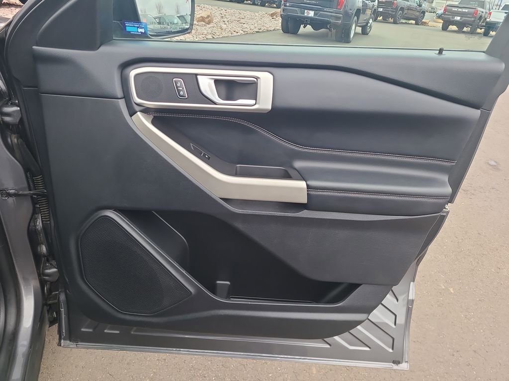 Used 2023 Ford Explorer XLT image 41