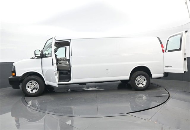 Used 2023 Chevrolet Express 2500 Extended image 28