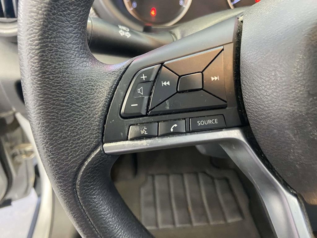 Used 2020 Nissan Kicks S image 20