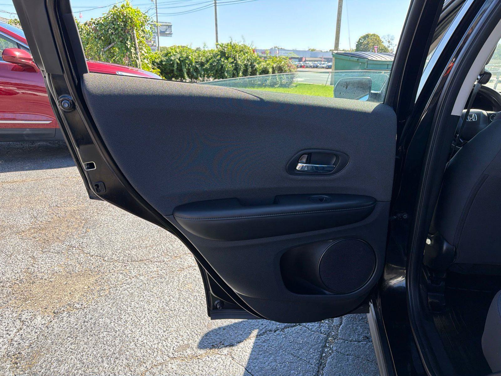Used 2021 Honda HR-V LX image 23
