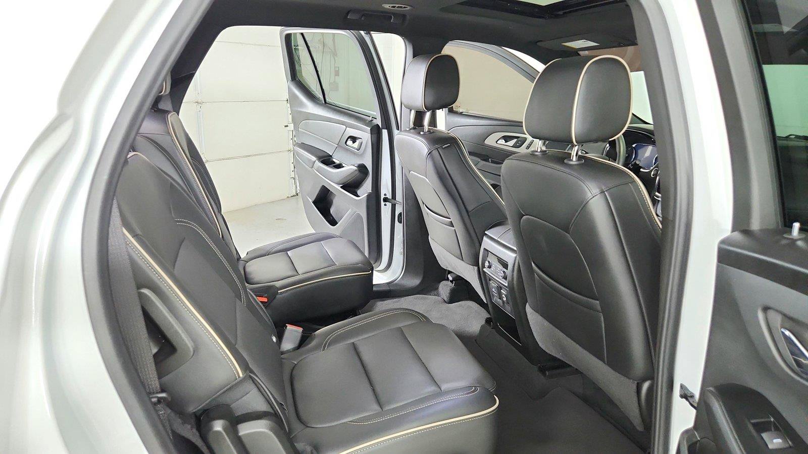 Used 2023 Chevrolet Traverse Premier w/ Redline Edition FWD image 28