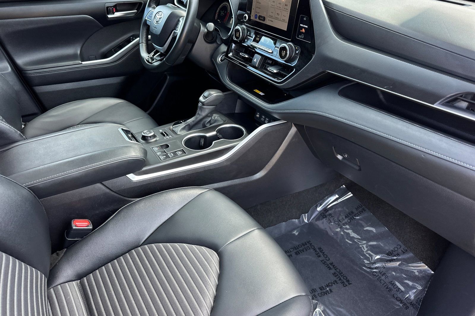 Used 2025 Toyota Highlander XSE image 21