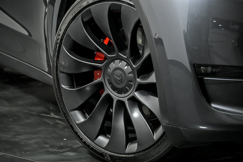 Used 2022 Tesla Model Y Performance AWD/4WD image 3
