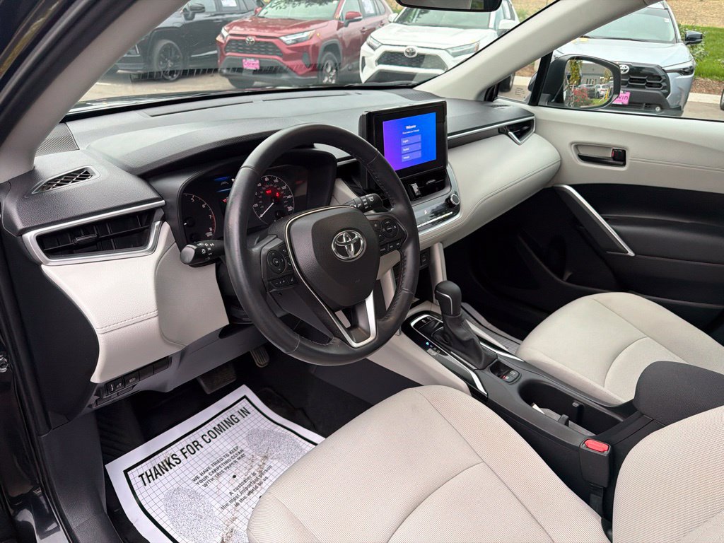 Used 2023 Toyota Corolla Cross LE AWD/4WD image 25