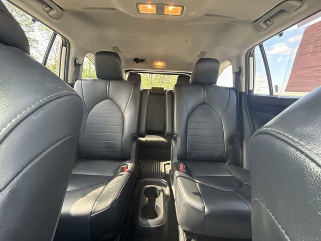 Used 2021 Toyota Highlander XLE image 22
