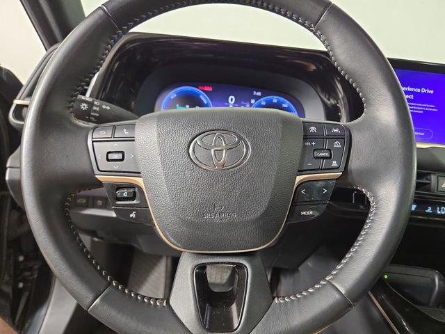 Used 2024 Toyota Crown XLE image 21