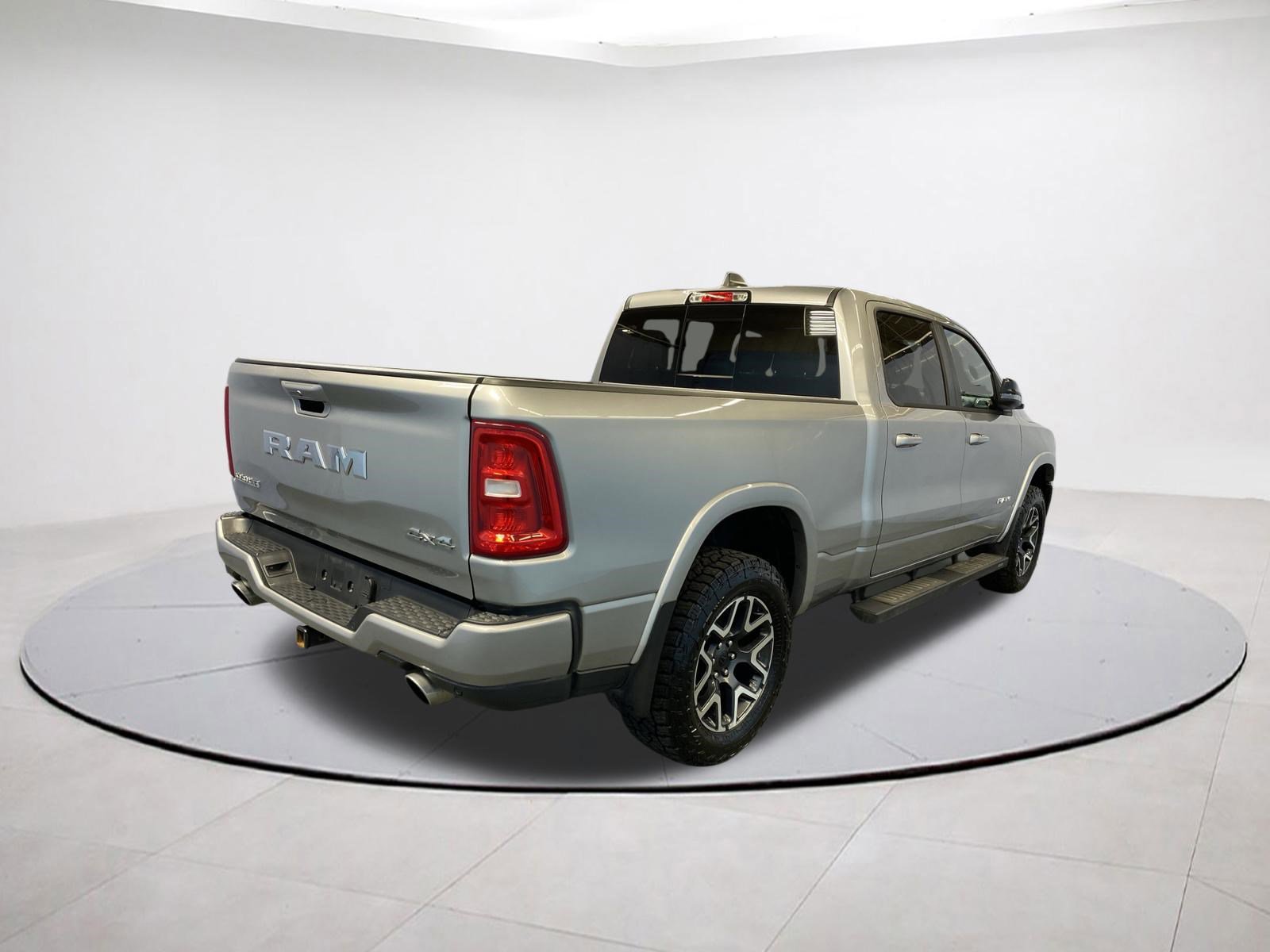 Used 2025 RAM 1500 Laramie w/ Sport Appearance Package image 6