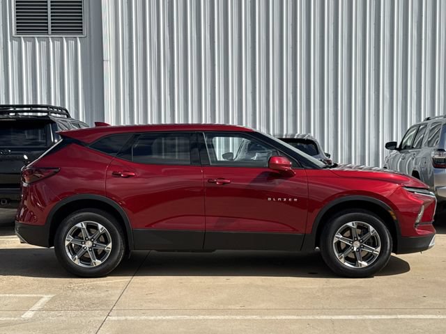 Used 2024 Chevrolet Blazer LT w/ Driver Confidence Package FWD image 3